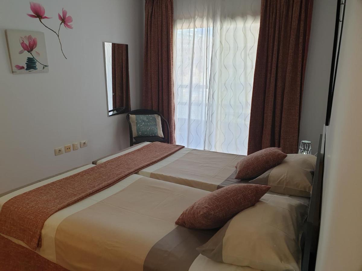 810 - Edif Aguamarina - Vacation Rental Home In The Coast Line Of Golf Del Sur San Miguel de Abona Esterno foto